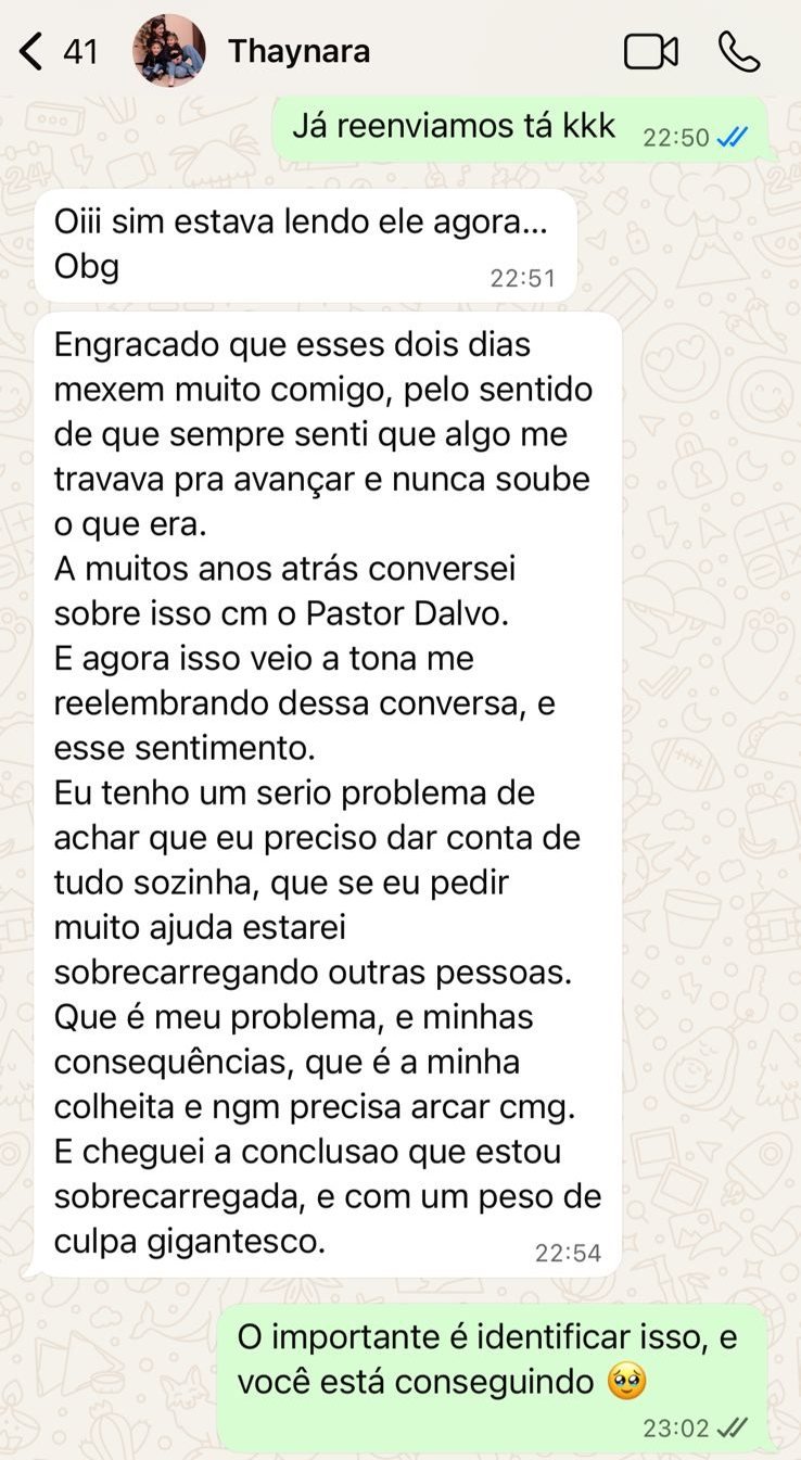 Print de conversa — Thaynara: Sempre senti que algo me travava pra avançar e nunca soube o que era